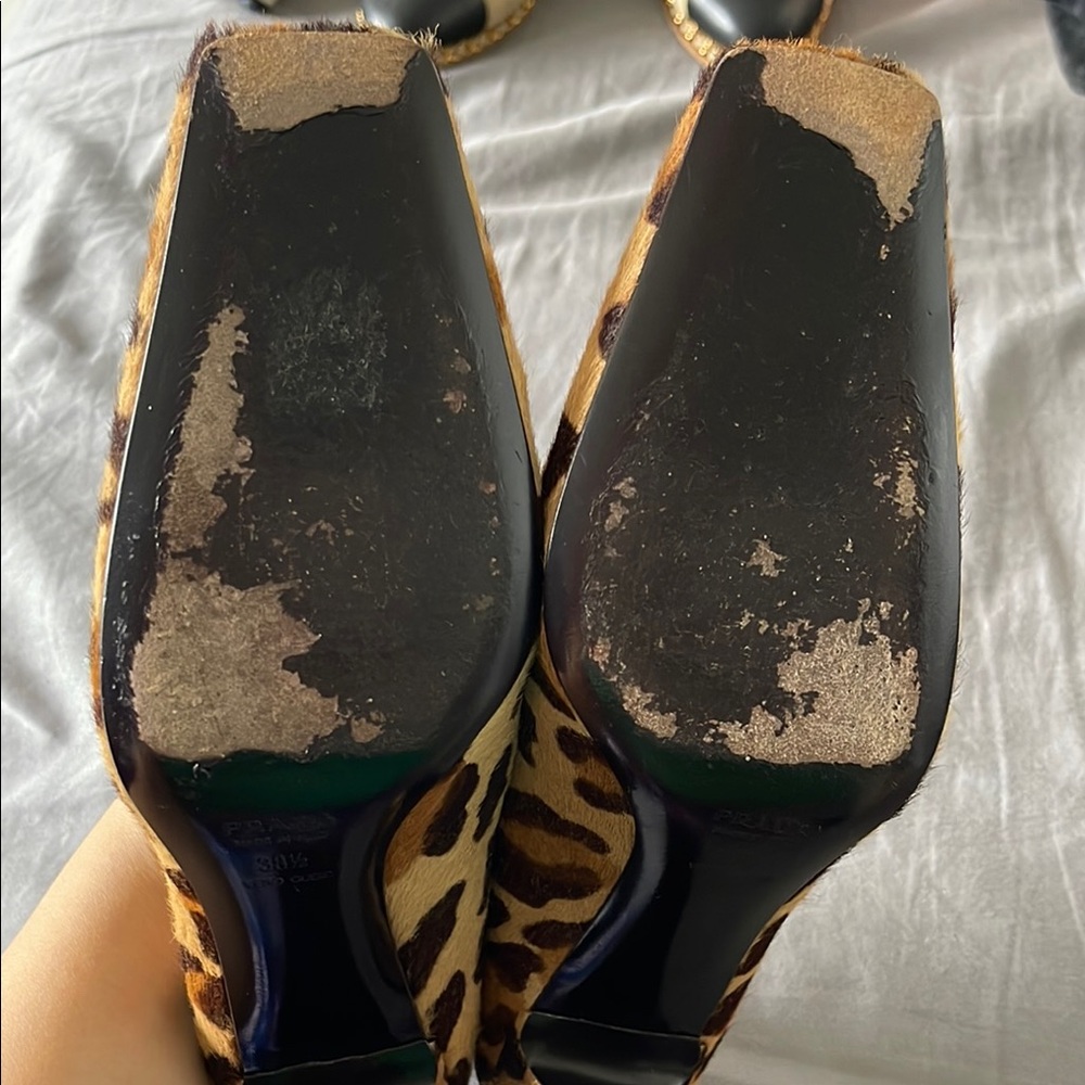 Prada Brown Tan Heels with Elegant Design - Picture 4 of 9